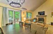 อื่นๆ 5 Contemporary Poconos Townhome - Ski & Swim!