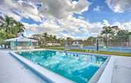 Lainnya 3 Sunny Naples Home w/ Pool, Direct Gulf Access