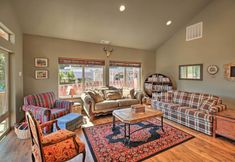 Others 5 Rustic Cabin Near Mt Rainier: Fire Pit & Bbq!