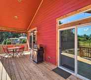 Others 6 Rustic Cabin Near Mt Rainier: Fire Pit & Bbq!