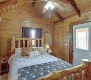 อื่นๆ 5 Cozy Pelsor Cabin w/ Mountain & Valley Views!
