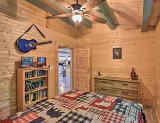 Others 2 Secluded Otto Cabin w/ Fire Pit + Scenic Deck