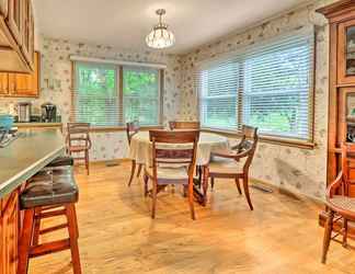 Others 2 Idyllic Glen Carbon Home w/ Screened-in Porch