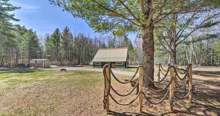 อื่นๆ Rural Manistique Home: Yard, Near Boat Launch