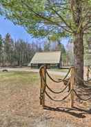 Imej utama Rural Manistique Home: Yard, Near Boat Launch