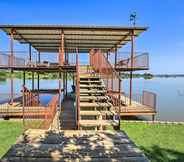 Lainnya 6 Granbury Lakefront Escape w/ Boat Dock & Slip!