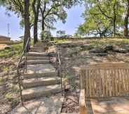 Lainnya 4 Granbury Lakefront Escape w/ Boat Dock & Slip!