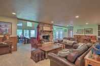 Lainnya Granbury Lakefront Escape w/ Boat Dock & Slip!