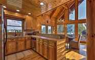 Lainnya 3 Piney Creek Mountain-view Cabin w/ Wraparound Deck