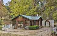 อื่นๆ 4 Romantic Eureka Springs Cabin w/ Fireplace!