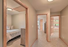 其他 7 Lakefront Gloversville Home w/ Beach + Dock!