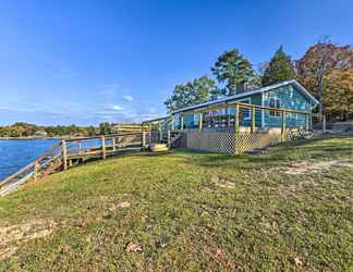 อื่นๆ 2 Charming Ridgeway Cottage on Lake Wateree!