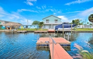 Others 4 Backyard Oasis w/ Gulf of Mexico Access!