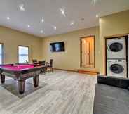 Others 2 Camelback Home w/ Game Room, 1 Min to Skiing!