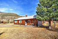 Others South Fork Log Cabin w/ Beautiful Mountain Views!