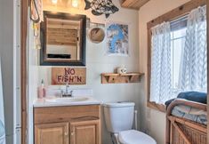 Others 4 Serenity at Scenic Bay: Floating Cottage w/ Views!