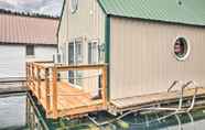 Lainnya 6 Serenity at Scenic Bay: Floating Cottage w/ Views!