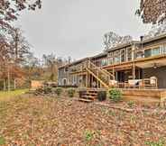 Others 2 Lakefront Rogers Getaway w/ Hot Tub & Deck!