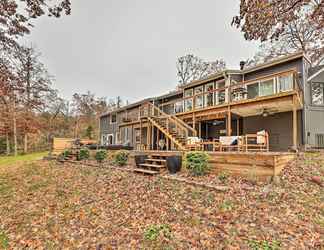 Others 2 Lakefront Rogers Getaway w/ Hot Tub & Deck!