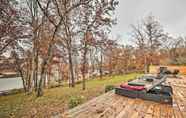 Others 7 Lakefront Rogers Getaway w/ Hot Tub & Deck!