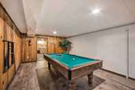 อื่นๆ Marietta Home w/ Private Hot Tub, Pool Table!