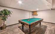 อื่นๆ 5 Marietta Home w/ Private Hot Tub, Pool Table!