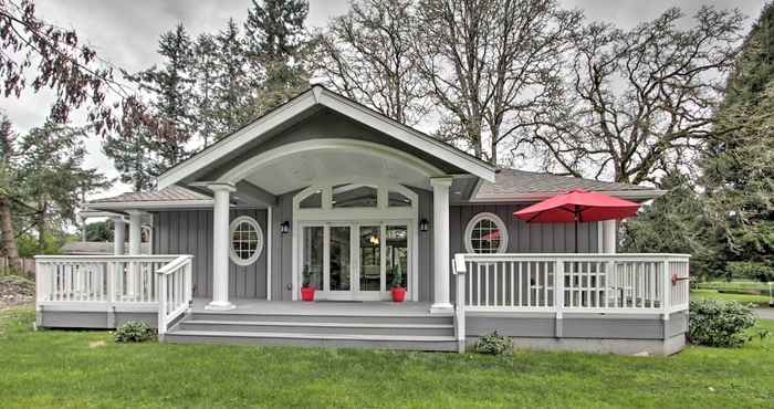 อื่นๆ Contemporary Tacoma Cottage w/ Deck & Pond!