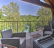 Others 2 Lake Taneycomo Penthouse Condo w/ Gas Grill & Dock