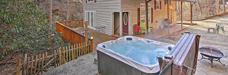 อื่นๆ Bryson City Cottage w/ Hot Tub & Waterfall Views!