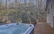 อื่นๆ 6 Bryson City Cottage w/ Hot Tub & Waterfall Views!