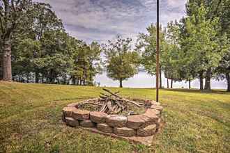 อื่นๆ 4 Waterfront Tennessee Home on Kentucky Lake w/ Deck