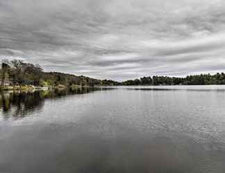 อื่นๆ 2 Lakefront Home W/seasonal Dock - 2 mi to Skiing!