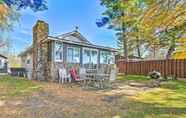 Others 3 Waupaca Lake Cottage w/ Fire Pit & Boat Dock