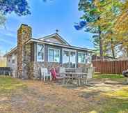 Others 3 Waupaca Lake Cottage w/ Fire Pit & Boat Dock