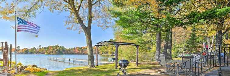 Khác Waupaca Lake Cottage w/ Fire Pit & Boat Dock