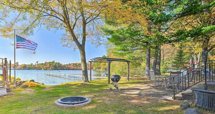 Khác Waupaca Lake Cottage w/ Fire Pit & Boat Dock