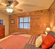 Others 7 Charming Cabin w/ Hot Tub, Fire Pit & Views!