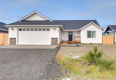 อื่นๆ Ocean Shores Home w/ Game Room - Walk to Beaches!