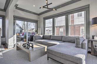 其他 4 Classic Teaneck Colonial Home With A Modern Touch