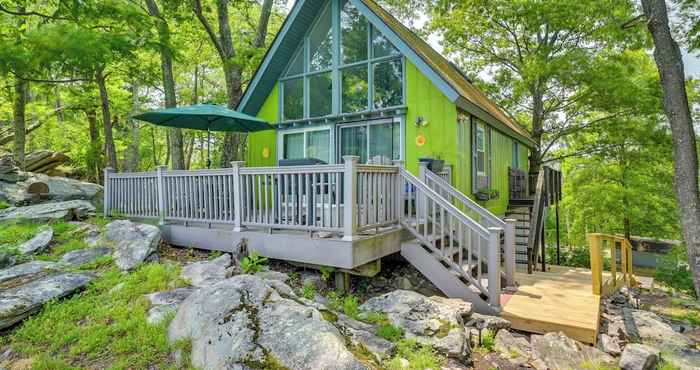 Others Cozy Great Cacapon Cabin w/ Mountain Views