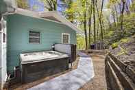 Khác Boone Vacation Rental w/ Private Hot Tub & Deck