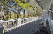 Lain-lain 2 Boone Vacation Rental w/ Private Hot Tub & Deck