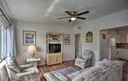 Lainnya 6 Sunny Cocoa Beach Home: Walk to Sea + Attractions!