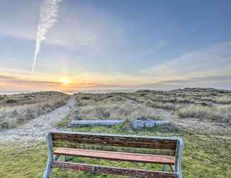 Khác 2 Sanderling Sea Cottages, Unit 2: Walk to Coast!