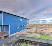 Others 5 Sanderling Sea Cottages, Unit 2: Walk to Coast!