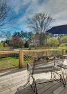 Imej utama Hendersonville Home w/ Deck - 6 Mi to Downtown!