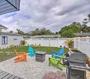 Others 6 Tampa Bay Area Cottage w/ Gas Grill and Fire Pit!