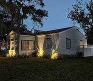 Lainnya 7 Tampa Bay Area Cottage w/ Gas Grill and Fire Pit!