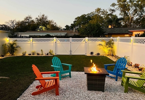 Lainnya Tampa Bay Area Cottage w/ Gas Grill and Fire Pit!