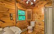 Others 2 Deluxe Family Cabin With Game Room and Fire Pit!